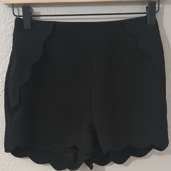 Hot & Delicious Green High Waist Shorts Scalloped Hem - Picture 2 of 2